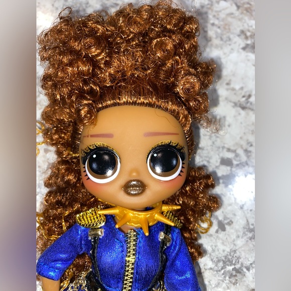 LOL Surprise OMG Remix Super Surprise Doll Ferocious/ Rock Band - Picture 1 of 9